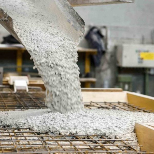 بررسی علمی مکانیزم عملکرد افزودنیهای بتن